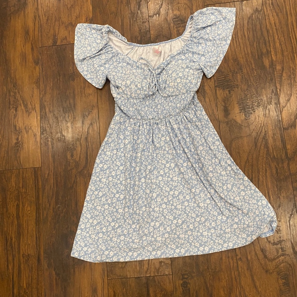 Beautiful flowy flower dress